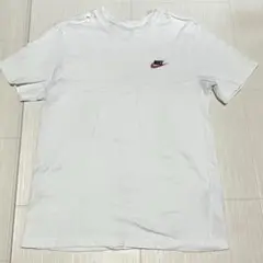 NIKE　ナイキ　刺繍　ワンポイント　スウッシュ　Tシャツ　古着　ホワイト
