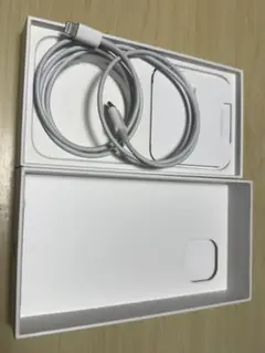 外箱付き iPhone 14 USB-C to Lightningケーブル