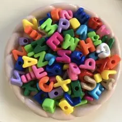 アルファベットビーズ　83個
