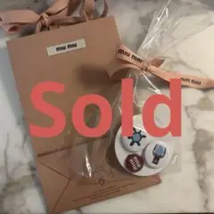 miumiu 非売品　ガチャガチャ　缶バッジ