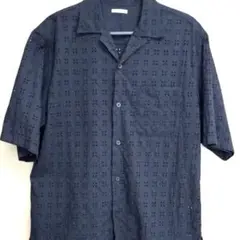 濃紺の綿シャツ