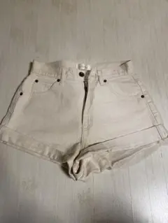 ショートパンツシールームリン