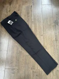 新品未使用 黒のスラックス サイズ30 パンツ