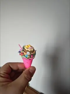 ミニチュア アイスクリームコーン ピンク