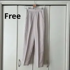 センターラインタックテーパードパンツ