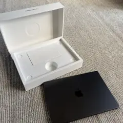 MacBook Pro M4チップ　14インチ スペースグレー 本体