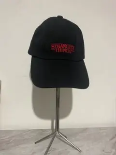 Stranger Things ベースボールキャップ 黒