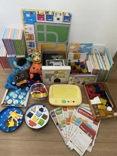 知育玩具セットと木製果物