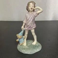 寝起きの少女　フィギュリン