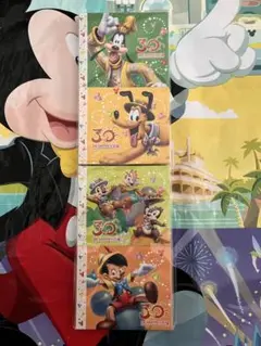 ディズニー　メモ帳　30周年　グーフィー　プルート　ピノキオ　チップ　デール
