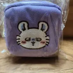 ちいかわ　カラナビつき刺繍スクエアミニポーチ