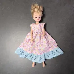 Ｅ590リカちゃんのワンピース　ハンドメイド　22㌢、27㌢ドール服