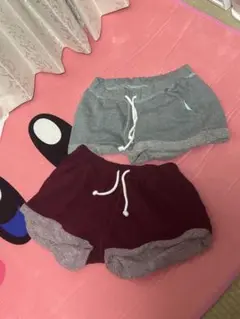 グレー ワインレッド ショートパンツ