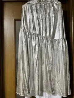 シルバー スカート