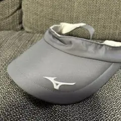 ミズノ　サンバイザー　グレー