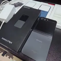 おまけ4万相当付き　美品 Galaxy Z Flip5 SC-54D ドコモ