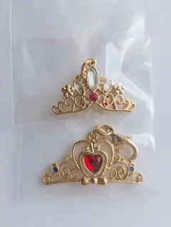 ディズニープリンセスシークレットチャームティアララプンツェル白雪姫