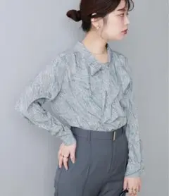natural couture ラッフル×ボウタイブラウス　フリー　グレー美品
