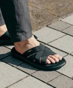 teva voya slide サンダル