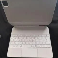12.9インチiPad Pro Magic keyboard MJQL3J/A