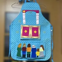 青いキルティングエプロン キャラクター刺繍付き