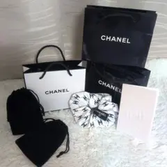 CHANEL シュシュ ホワイト ブラック