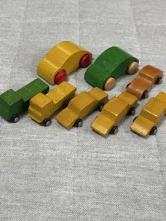 ニキティキ 木のミニカーセット