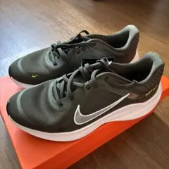 「新品　未使用」Nike Quest 5 トレーニングシューズ 25㎝