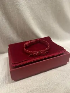 Salvatore Ferragamo レッドレザーブレスレット