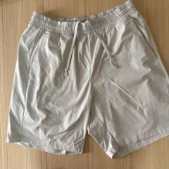 UNIQLO Mサイズ ライトグレー ショートパンツ㊵