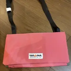YAK PAK ピンク ショルダーバッグ