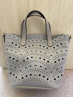 【美品】カットアウトデザイン スタッズ　バッグ　インナーバッグ　ストラップ付き