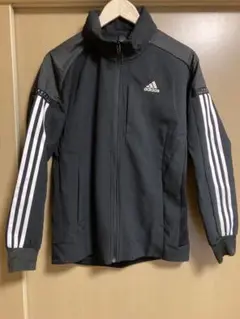 adidas 収納フード付きジャージ