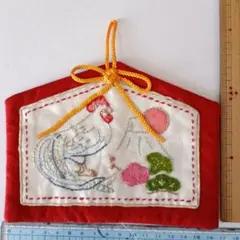 富士山と鶴の刺繍の家型装飾品