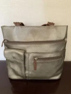 Item thumbnail for item e9951ab4-0882-4eb2-9d21-ddb4cca743d1