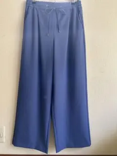 オンワード　any FAM のワイドパンツ