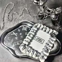 ⑤アイボリー×シルバー/ホイップデコ トレカケース トレカホルダー/チェーン付き