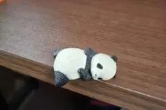 ふちやすみパンダ　ガチャガチャ