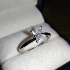 VENDOME ダイヤモンド0.18ct Pt900 フワラーモチーフ リング