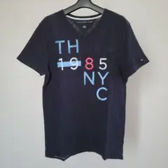 トミーヒルフィガー　Vネック　半袖 Tシャツ　メンズ S (USサイズ)