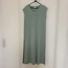 【美品】ノースリーブ　Vネック　ロングワンピース グリーン　ゆったり感　春　夏