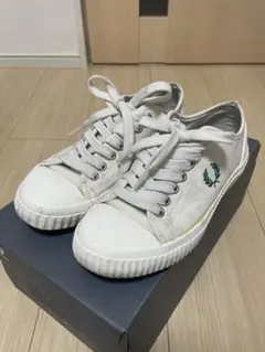 【最終値下げ中】キャンバススニーカー［FRED PERRY］