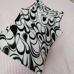 VASSAPULL ノースリーブシャツ 白黒模様