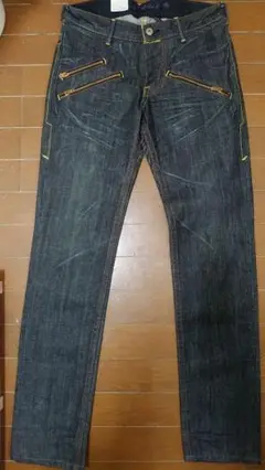 新品未着用 Levi's BLACK BK523 W30