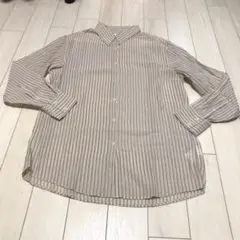 今日だけ価格。ユニクロのベージュにグレーストライプ柄の綿100%薄手ブラウスを
