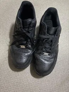 Nike Air Force 1 ブラックスニーカー