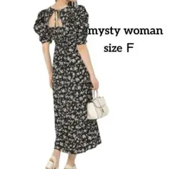 美品♡mysty woman 2023パワショルエンパイアワンピース花柄ブラック
