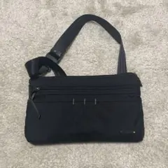 サコシュ