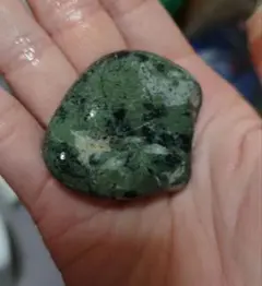 糸魚川産 蛇紋石 翡翠との比較