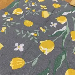 チューリップ柄　プリント　グレー　生地　140cm×35cm ハギレ
